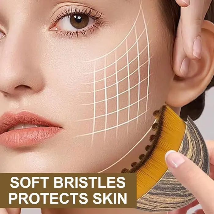 La brosse de massage pour le visage et le corps