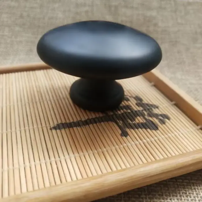 1 pierre brute noire huile de Massage en forme de champignon Spa