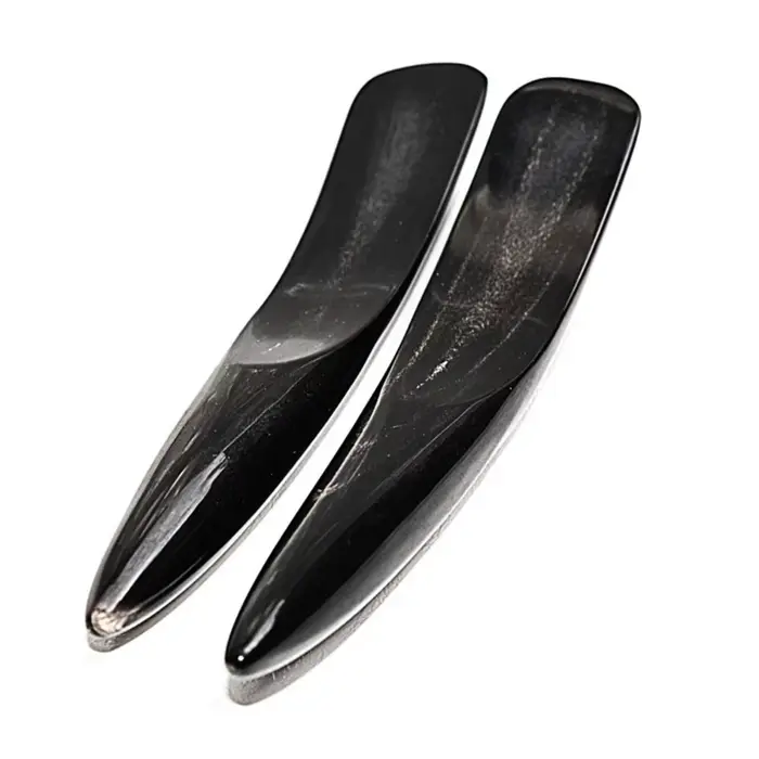 Planche de massage Gua Sha en corne de buffle noire