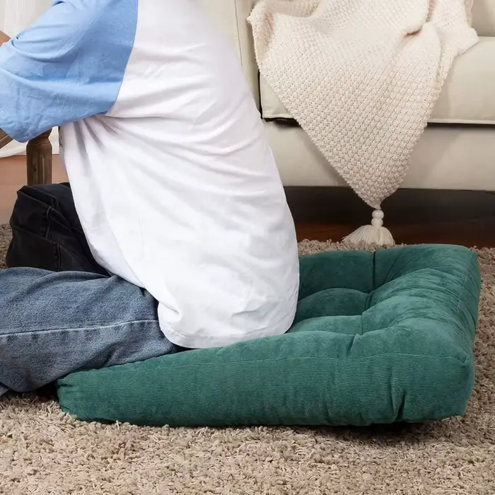 Grand coussin de sol carré en velours côtelé capitonné pour adultes et enfants
